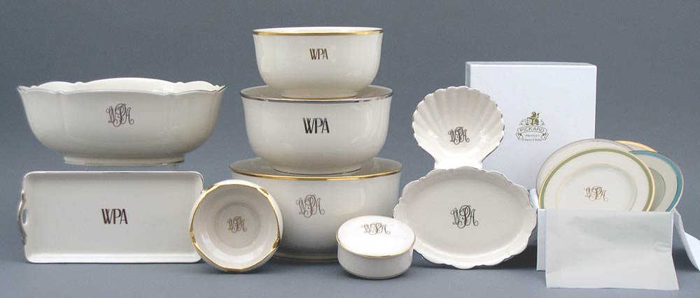 Monogrammed dinnerware 2025